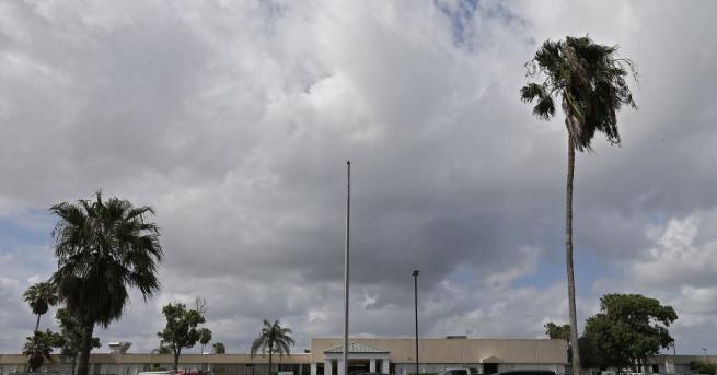 Стрелба бе открита тази нощ в близост до магазин в