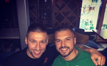 Божинов и Бандата показаха два пръста след Левски