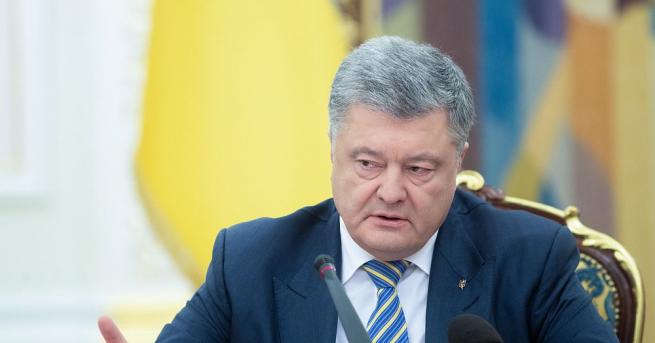 Украинският президент подписа указ за обявяване на военно положение.БГНЕС Парламентът