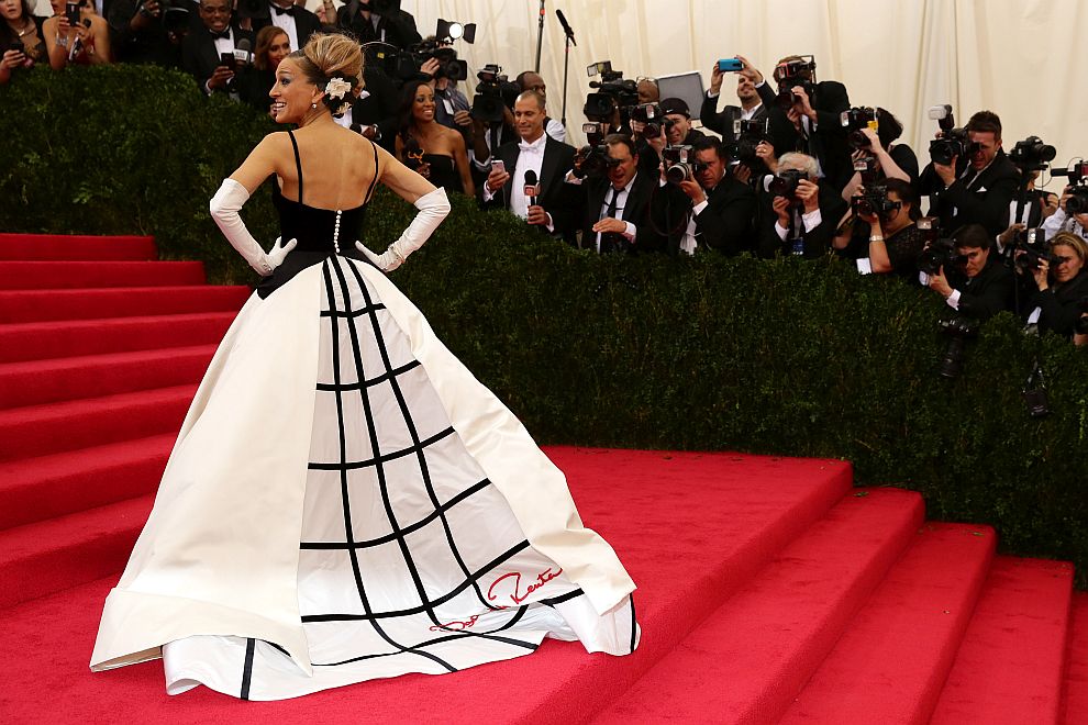 Сара Джесика Паркър в Oscar de la Renta на Met Gala през 2014 година