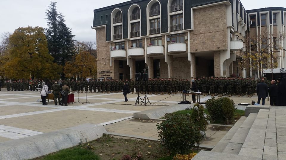 Министър Каракачанов изпрати 158 военни на мисия в Афганистан