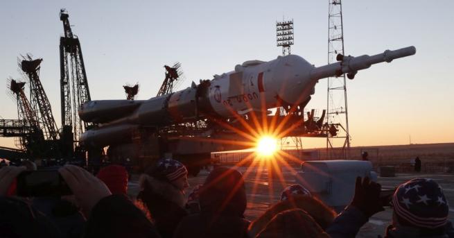 Пилотираният кораб Союз МС-11 се скачи успешно с руския модул