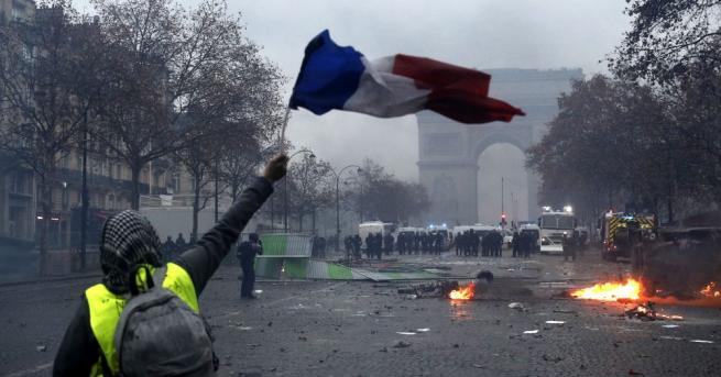 270 души са били арестувани във френската столица Париж след