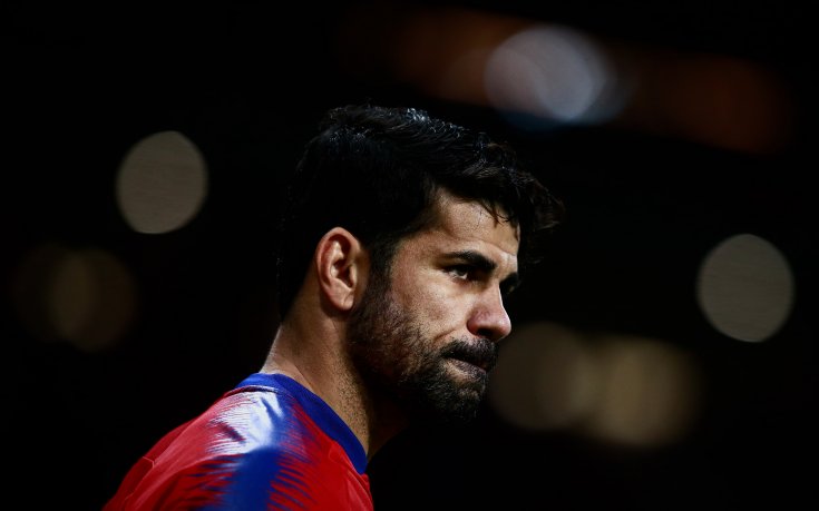 Диего Коста ляга на операционната маса