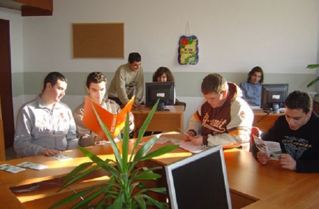 Модернизират Гимназията по хранителни технологии за 1 400 000 лв.