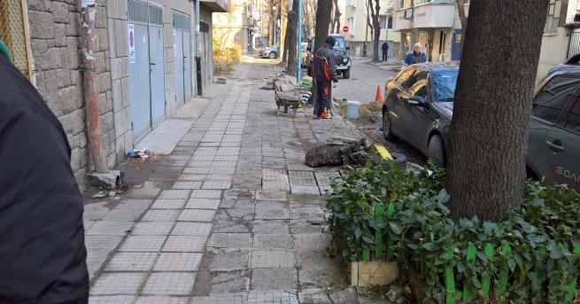 Пловдивчани недоволстват от ремонти на парче в Центъра 1 Живеещи