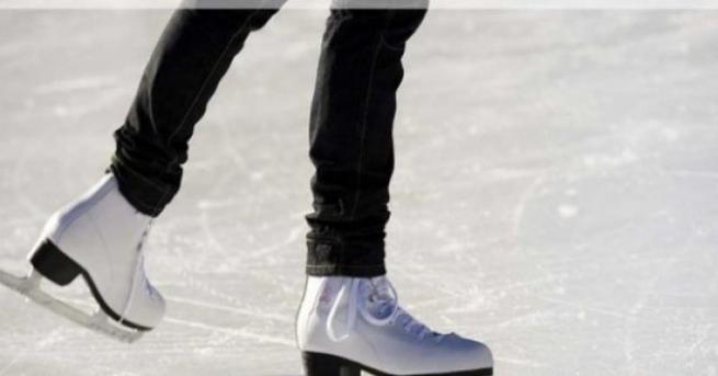 В Москва откриха гигантска ледена пързалка Тя е с площ