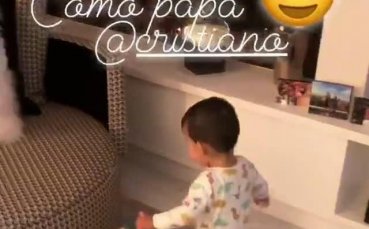 Само на 1 година Матео вече следва примера на Кристиано