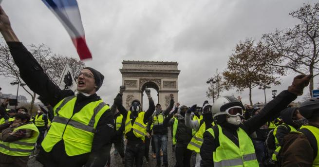 278 души са арестувани от сутринта в Париж където се