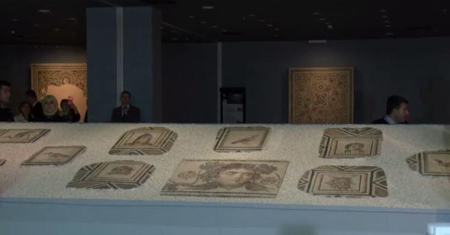 В Турция показаха възстановената прочута римска мозайка части от които