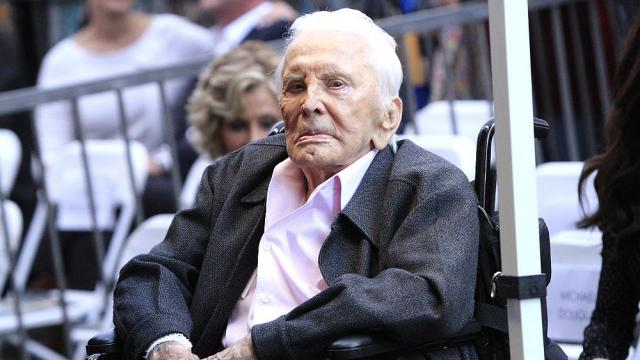 Кърк Дъглас остави богатството си от 61 милиона паунда за благотворителност
