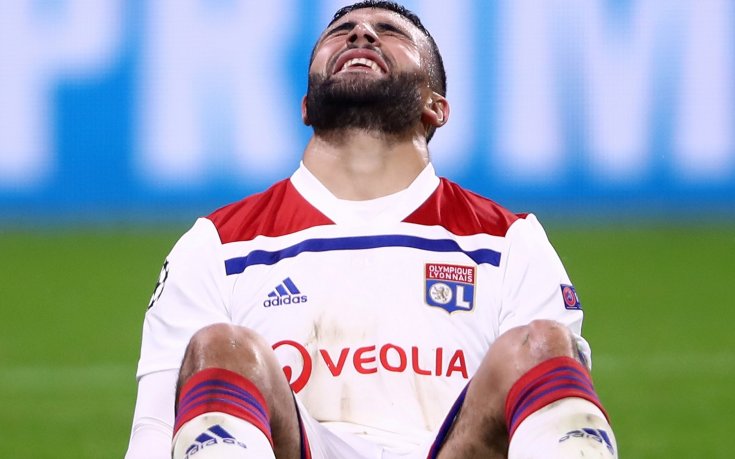 В Лион бесни от отношението на реферите към Фекир