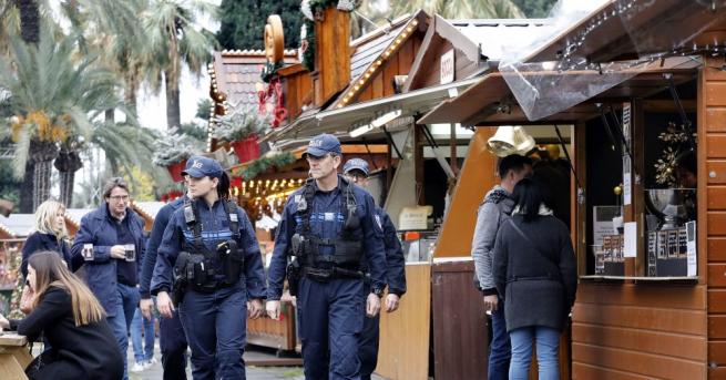 Традиционният коледен базар в Страсбург днес отново ще бъде отворен