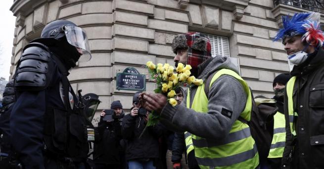 Парижката полиция съобщи че 21 души са задържани във френската