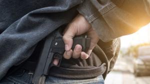 Задържаха мъж стрелял с пистолет и заплашвал в Софийско съобщиха