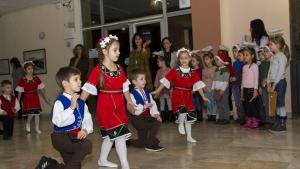 деца Коледа