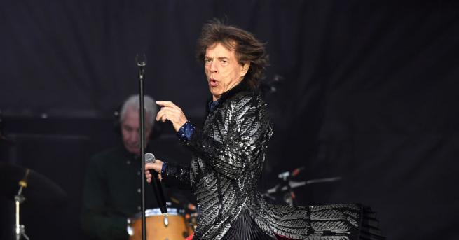 Вокалистът на рок групата Ролинг стоунс Мик Джагър се възстановява