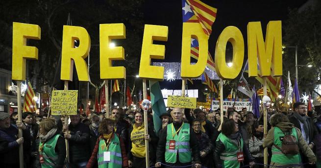 Десетки хора пострадаха в испанската автономна област Каталуния по време
