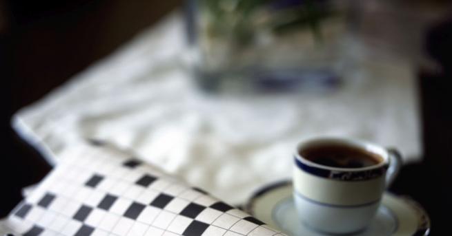 На 21 декември 1913 г англичанинът Артър Уайн публикува първата