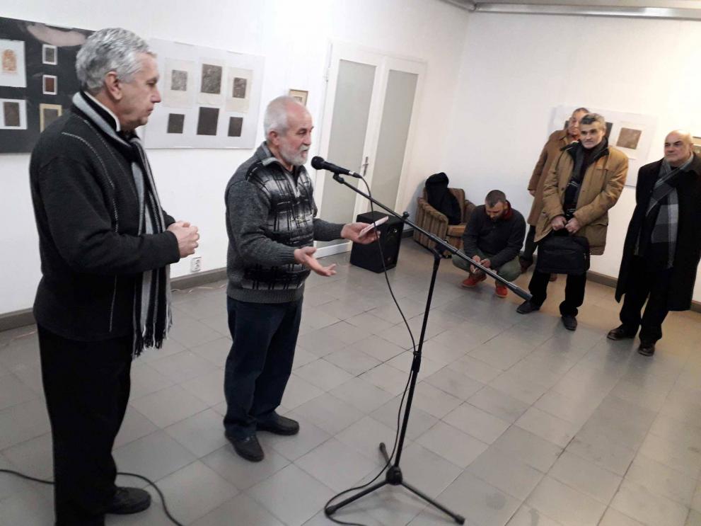 Валентин Кулев е събрал графика за приятели