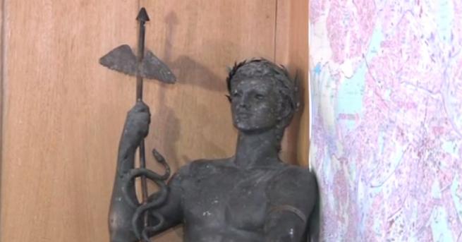 МВР показа бронзовата статуя на Аполон Медикус която бе открадната