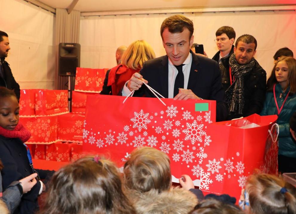  Макрон Коледа 