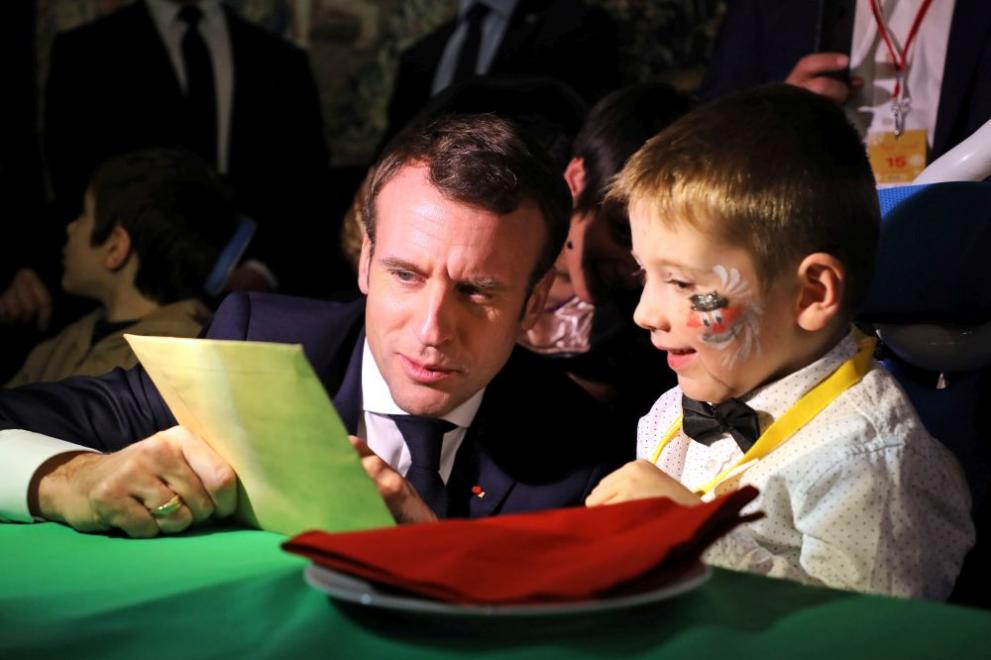  Макрон Коледа 