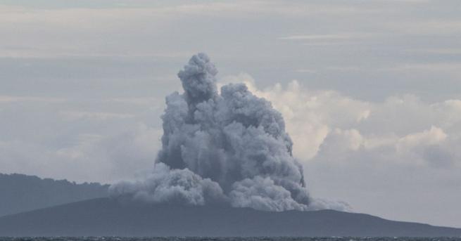 Индонезийският вулкан Анак Кракатау изригна отново предаде ТАСС По предварителни
