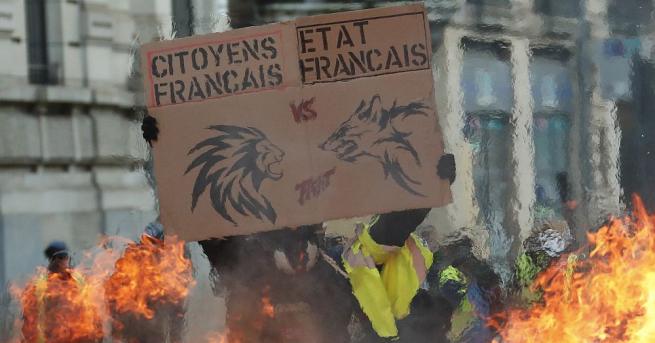Над хиляда привърженици на френското движение на жълтите жилетки проведоха