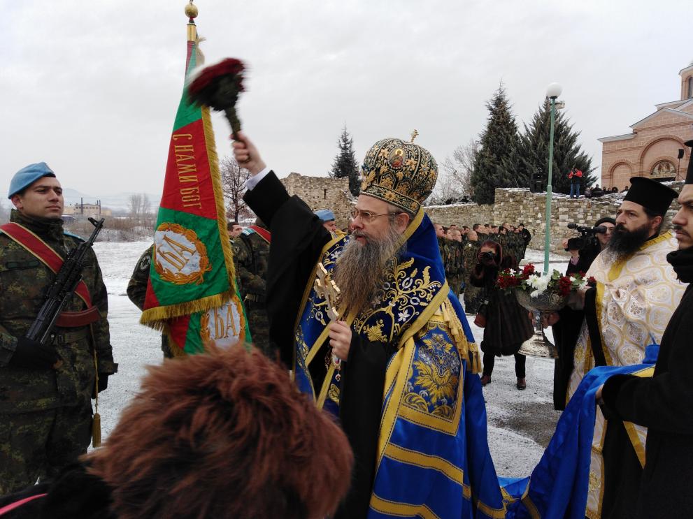 Пловдивският митпрополит Николай освети знамето на 68 бригада "Специални сили".