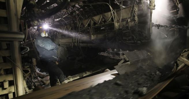 Най малко 13 души загинаха при авария в мина в Източна