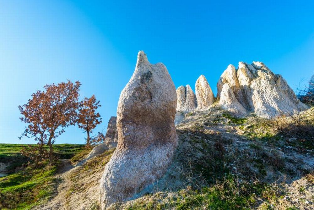 Природната забележителност Каменна сватба край Кърджали