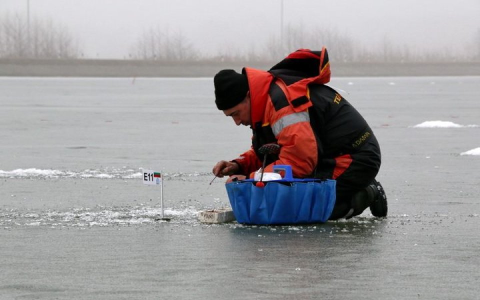 Руска легенда води нашите на  световното по риболов на лед