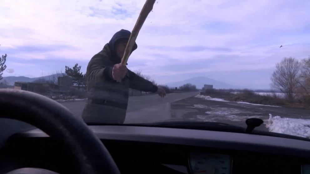  До 5 година затвор грозят мъжа, нападнал с секира курсанти 