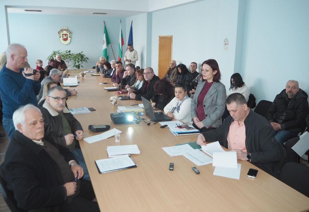 Шестима граждани, съветници и селски кмет направиха дискусията за Бюджет 2019 на община Разград