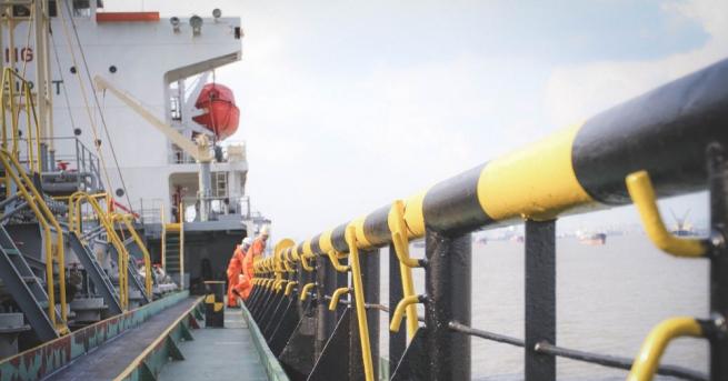 Либийският танкер Бадр който беше преименуван на Бдин а собствеността