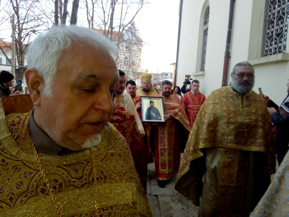 Посрещането на иконата със светите мощи на св. Ефрем Новиц във Враца.