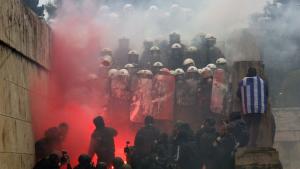 Многоброен протест в Атина срещу Договора от Преспа
