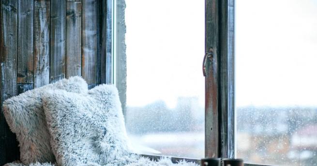 Времето ще остане облачно и през следващото денонощие На много