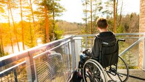 дете инвалид инвалидна количка