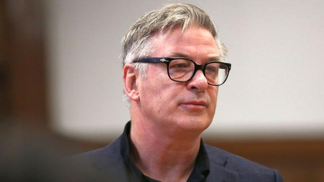 Съд изпрати Алек Болдуин на курс за контрол на гнева