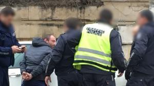 задържане полицаи Шумен