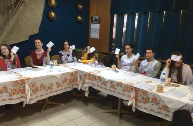 Преизбраха десетокласничка от ППМГ за областен лидер на Младежкия червен кръст