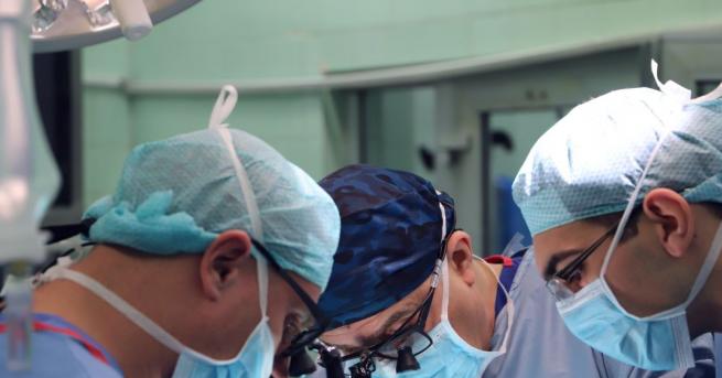 Специалисти от Военномедицинската академия ВМА са извършили чернодробна трансплантация съобщиха