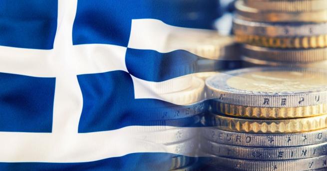 Гръцкото правителство повиши минималната работна заплата пет месеца след излизането