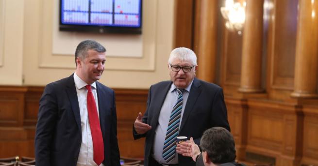 Националният съвет на БСП гласува единодушно да предложи на ПГ