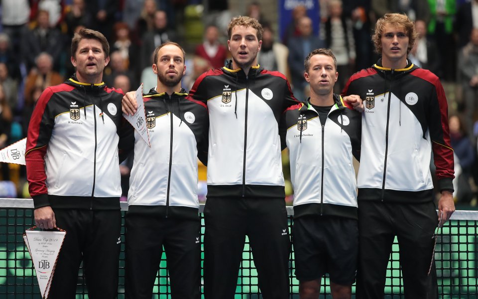 Зверев и Колшрайбер поведоха Германия към финала на Купа Дейвис