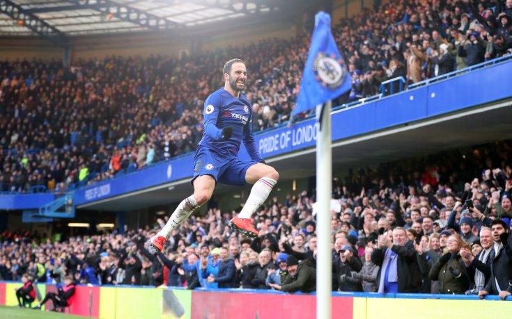 Челси изля гнева си над клетия Хъдърсфийлд, Игуаин блести