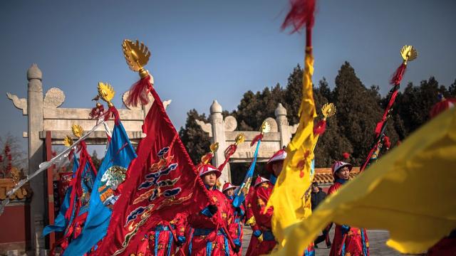 В Китай посрещат 4717 година под покровителството на Земния глиган 