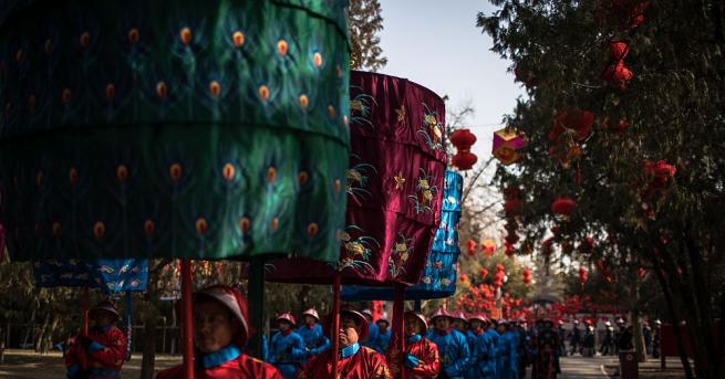 Китай посрещна Годината на глигана последния зодиакален знак от